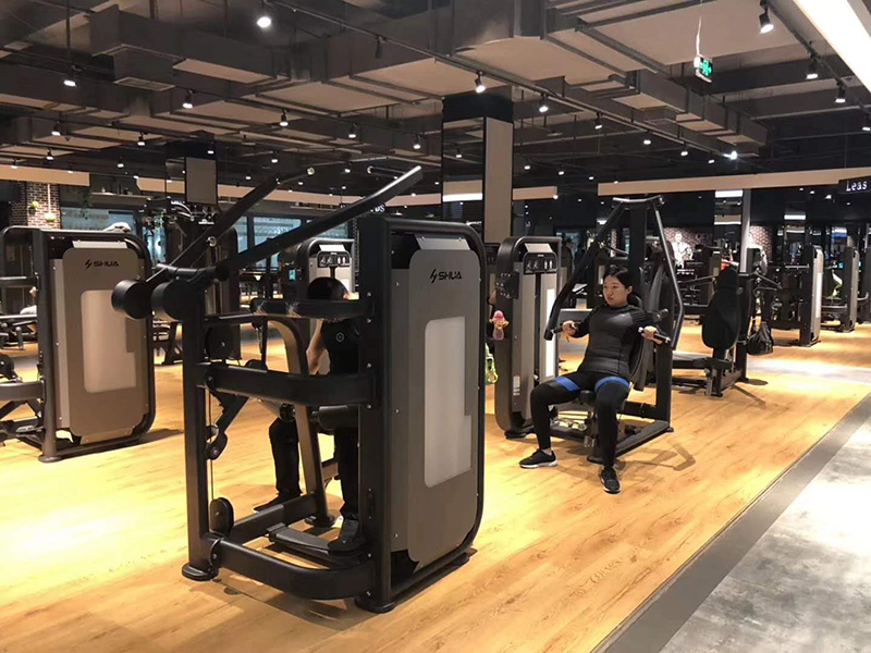米兰智能健身器材